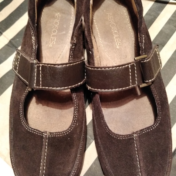 Shoe's - Picture 1 of 6